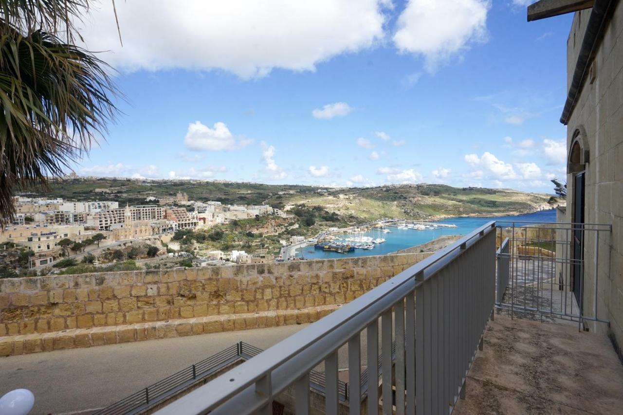 Getawaynpetto Private Duplex Maisonette With Jacuzzi Hot Tub Mgarr Exterior photo